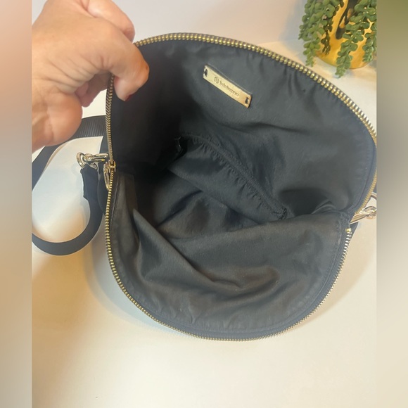 lululemon athletica Black All Night Festival Crossbody Bag - Picture 11 of 11